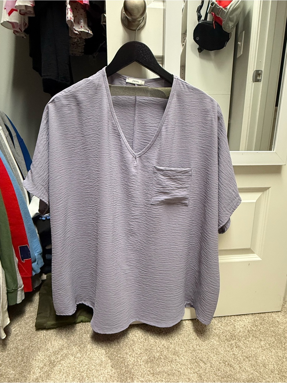 JODIFL Lavender V-Neck Short Sleeve Pocket Tee